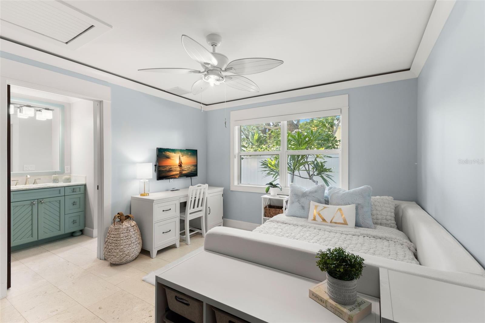 TIERRA VERDE - Residential