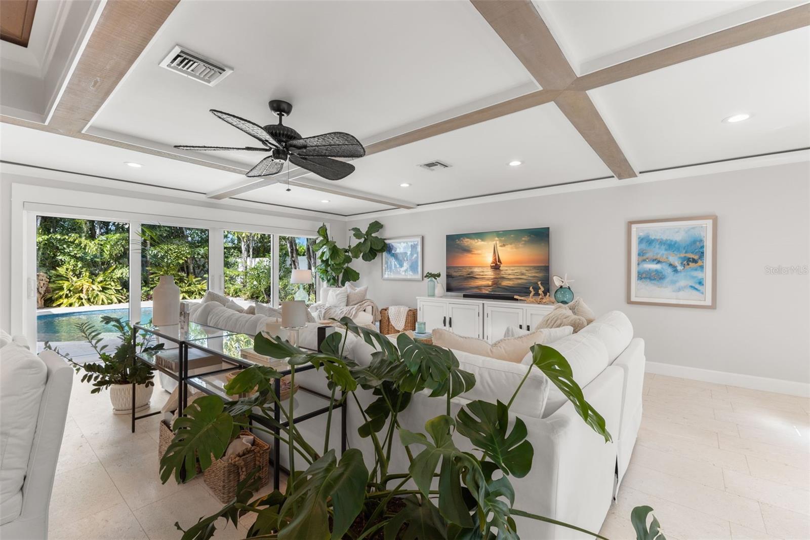 TIERRA VERDE - Residential