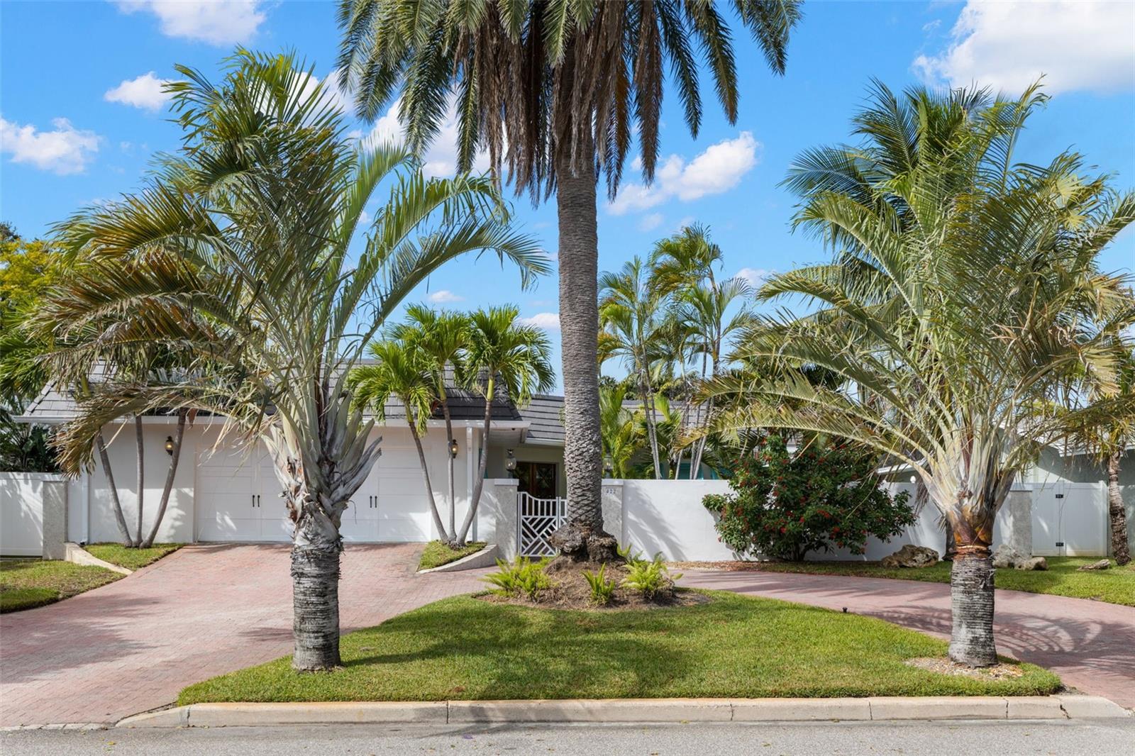 TIERRA VERDE - Residential