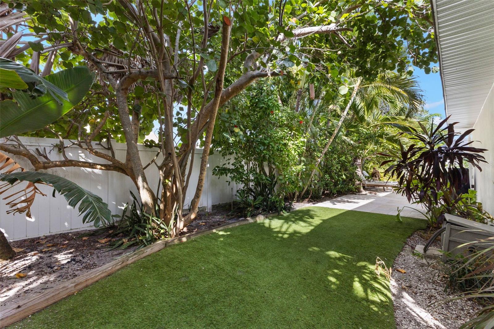 TIERRA VERDE - Residential