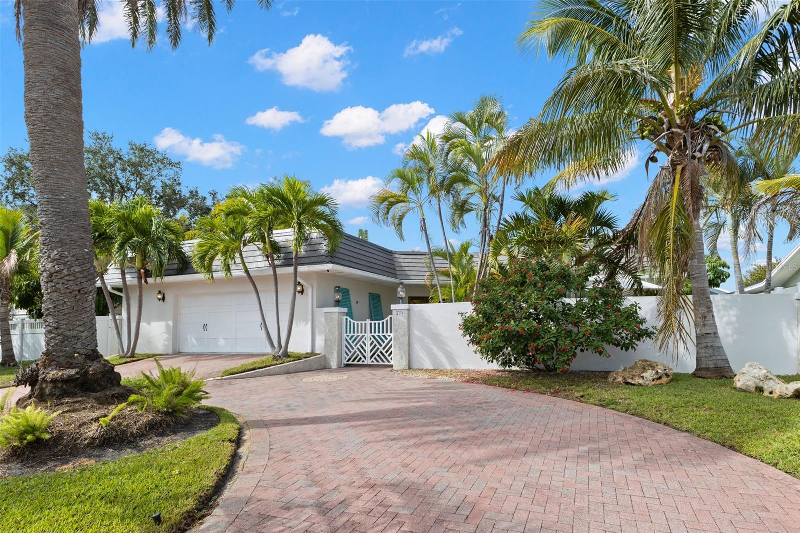 TIERRA VERDE - Residential