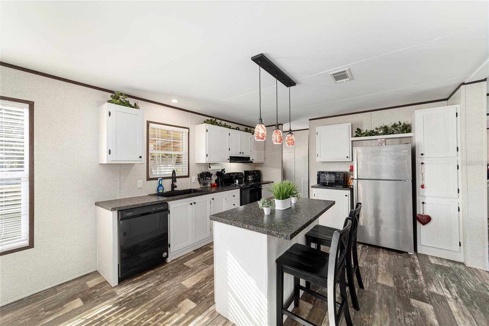 GREEN ACRES ST & GROVER CLEVELAND AREA - Residential