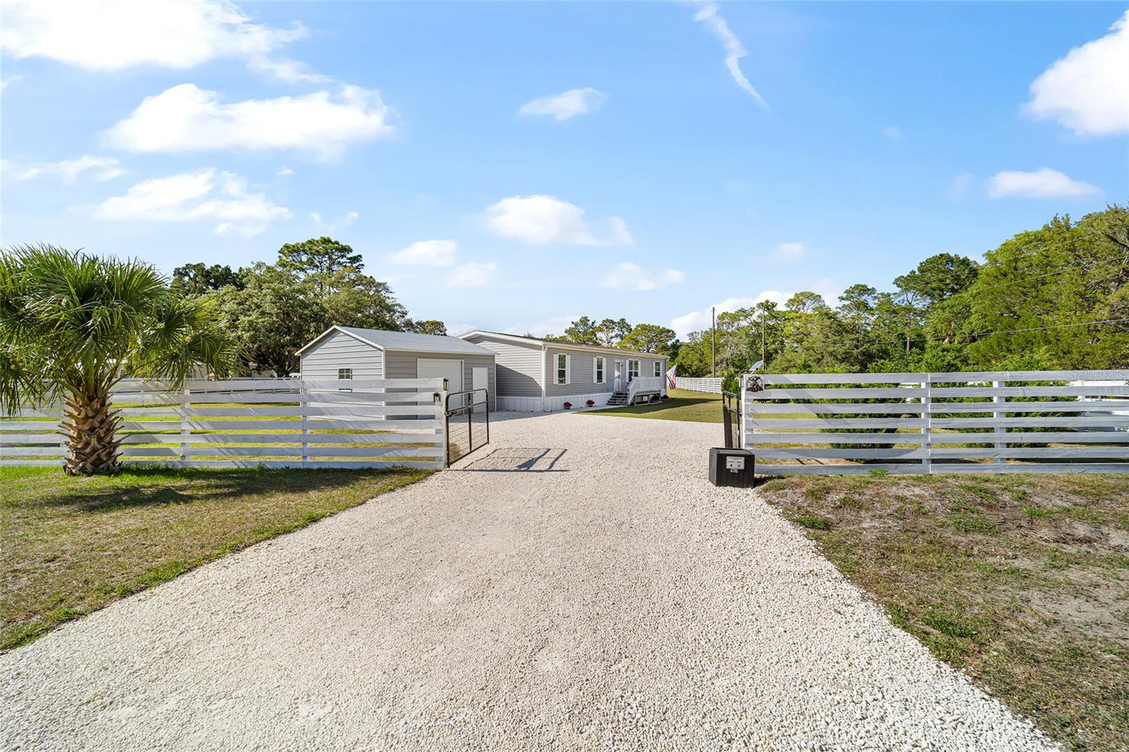 GREEN ACRES ST & GROVER CLEVELAND AREA - Residential