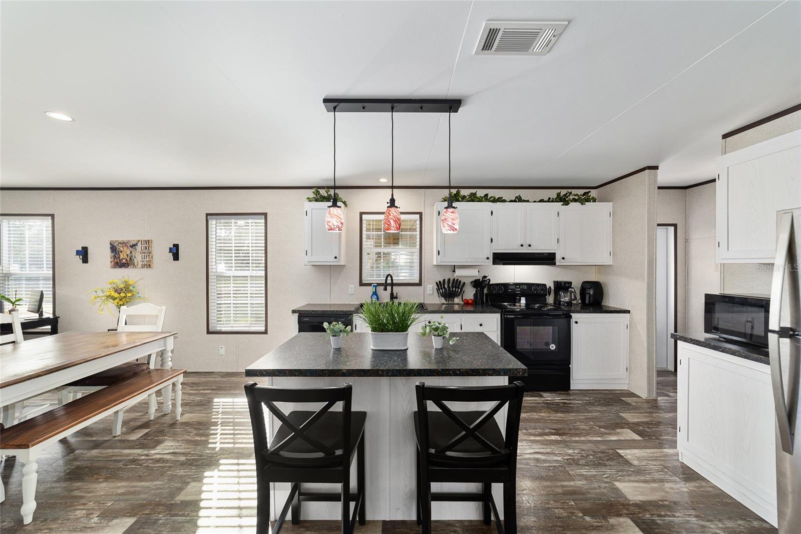 GREEN ACRES ST & GROVER CLEVELAND AREA - Residential