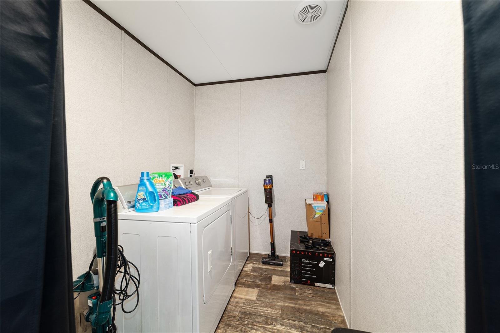 GREEN ACRES ST & GROVER CLEVELAND AREA - Residential