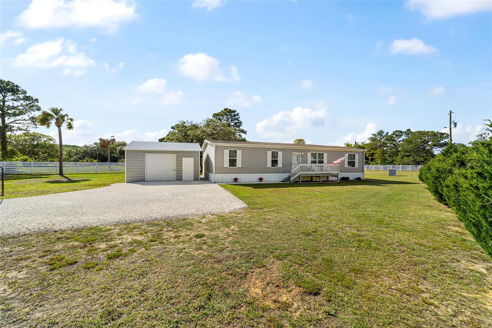 GREEN ACRES ST & GROVER CLEVELAND AREA - Residential