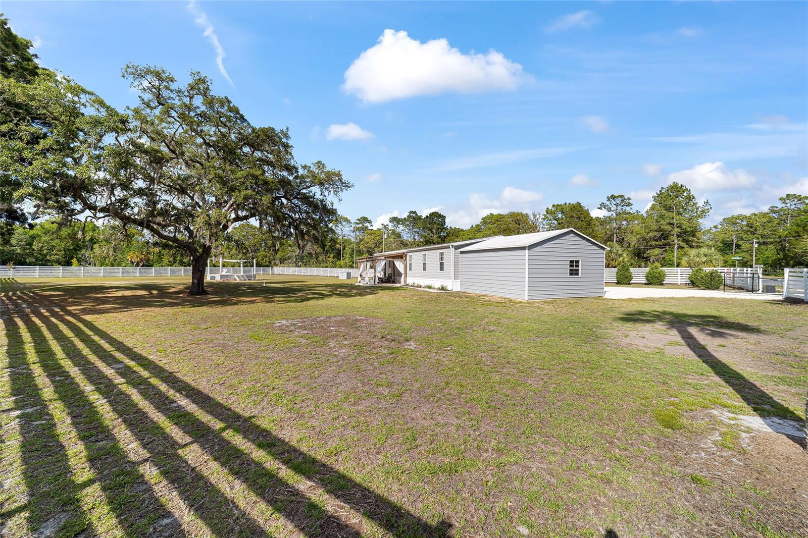 GREEN ACRES ST & GROVER CLEVELAND AREA - Residential