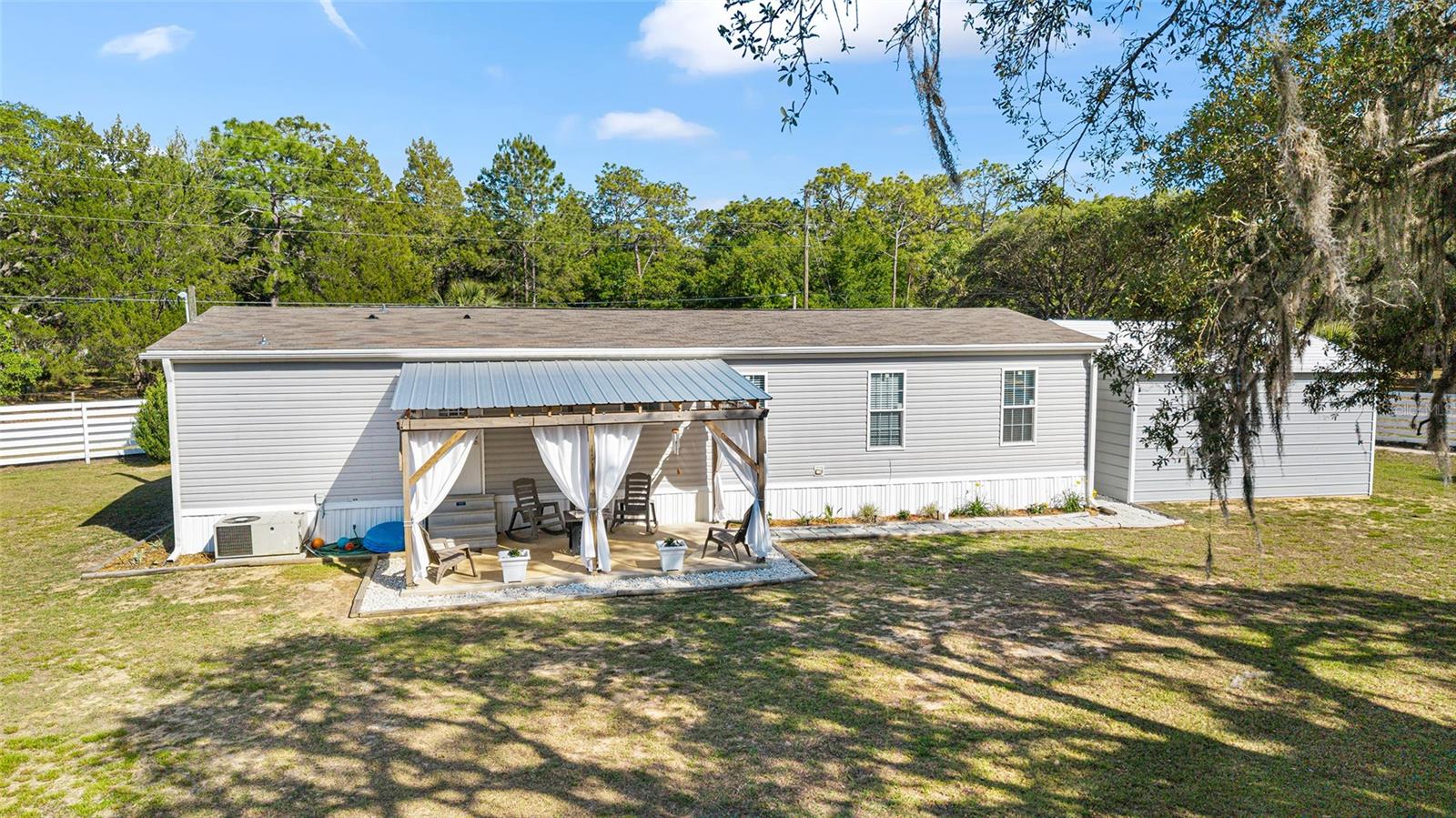 GREEN ACRES ST & GROVER CLEVELAND AREA - Residential