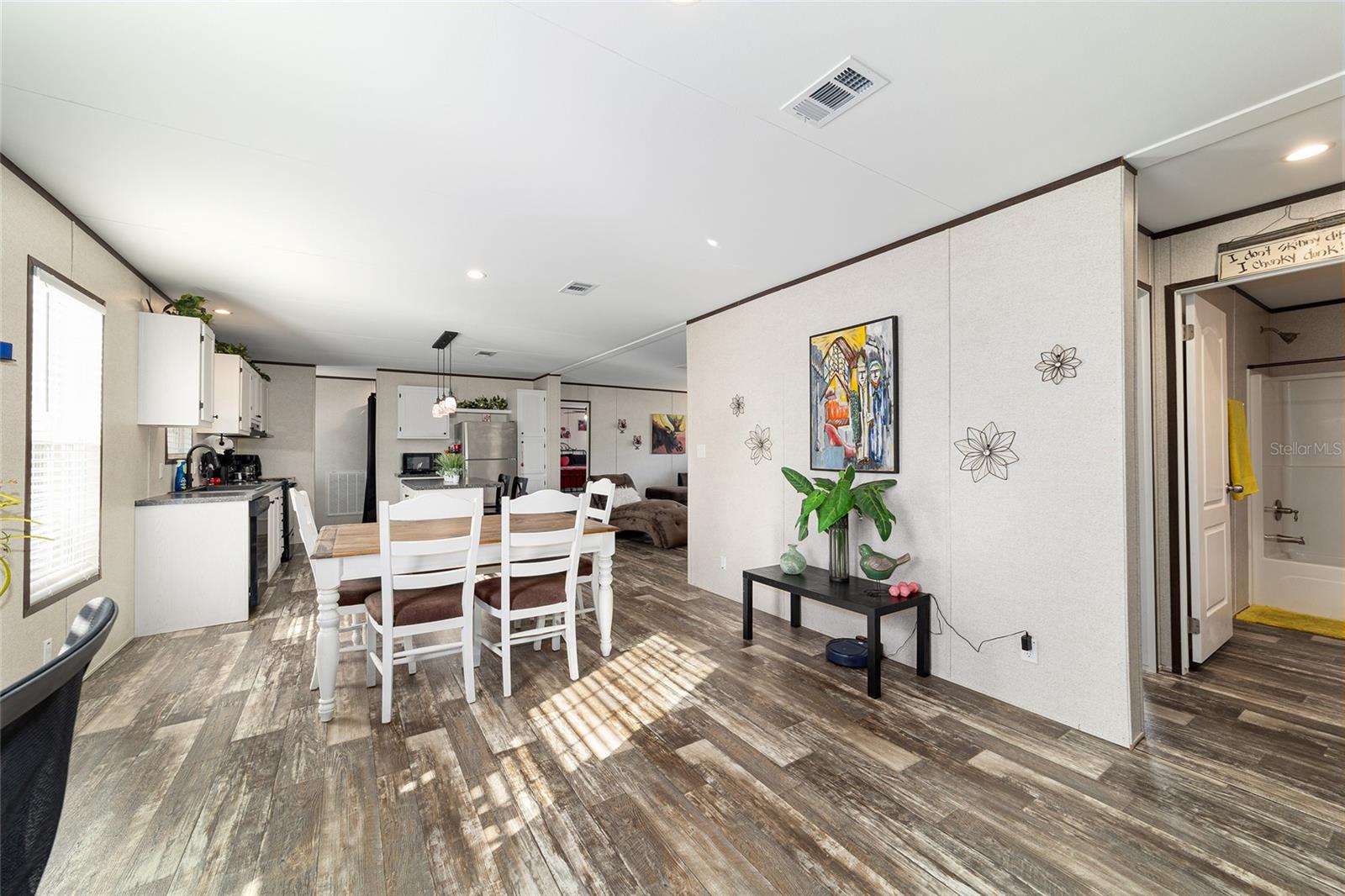 GREEN ACRES ST & GROVER CLEVELAND AREA - Residential