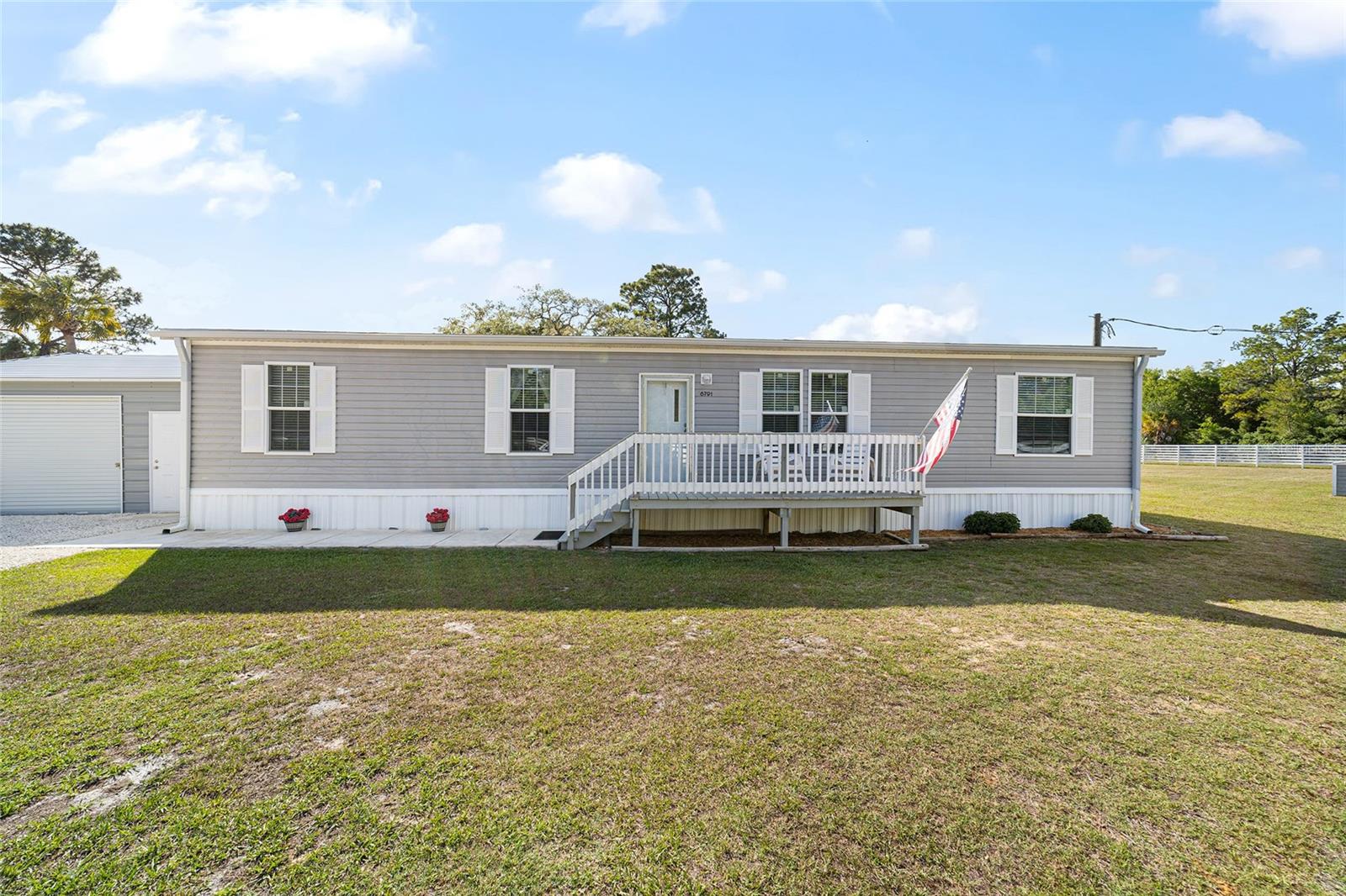 GREEN ACRES ST & GROVER CLEVELAND AREA - Residential