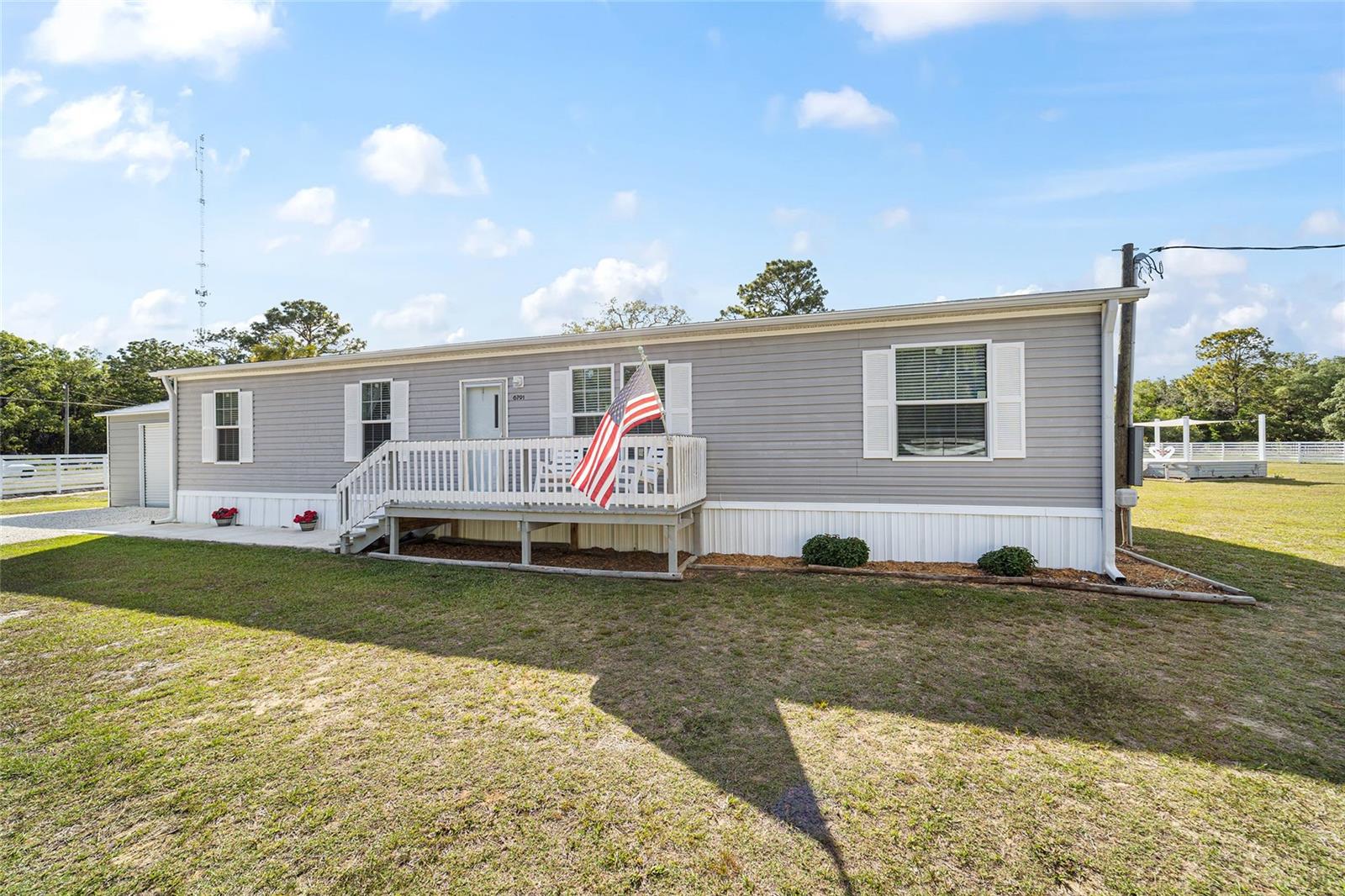 GREEN ACRES ST & GROVER CLEVELAND AREA - Residential