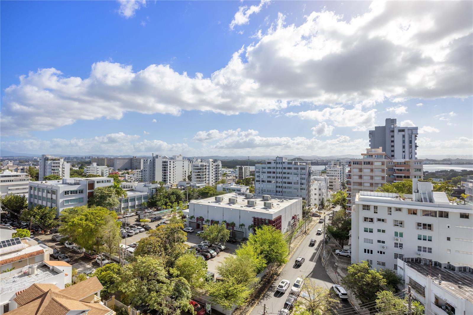 CONDOMINIO EL MIRAMAR - Residential