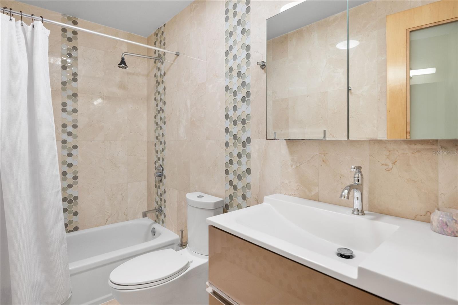 CONDOMINIO EL MIRAMAR - Residential