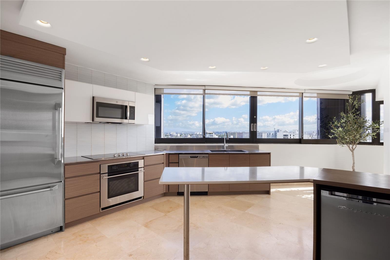 CONDOMINIO EL MIRAMAR - Residential