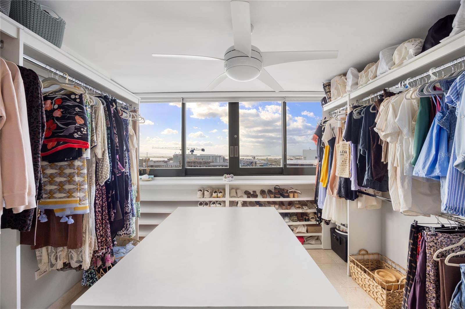 CONDOMINIO EL MIRAMAR - Residential