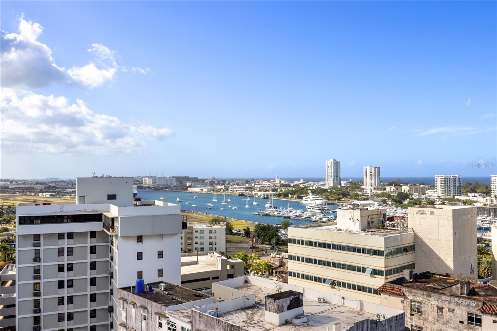 CONDOMINIO EL MIRAMAR - Residential