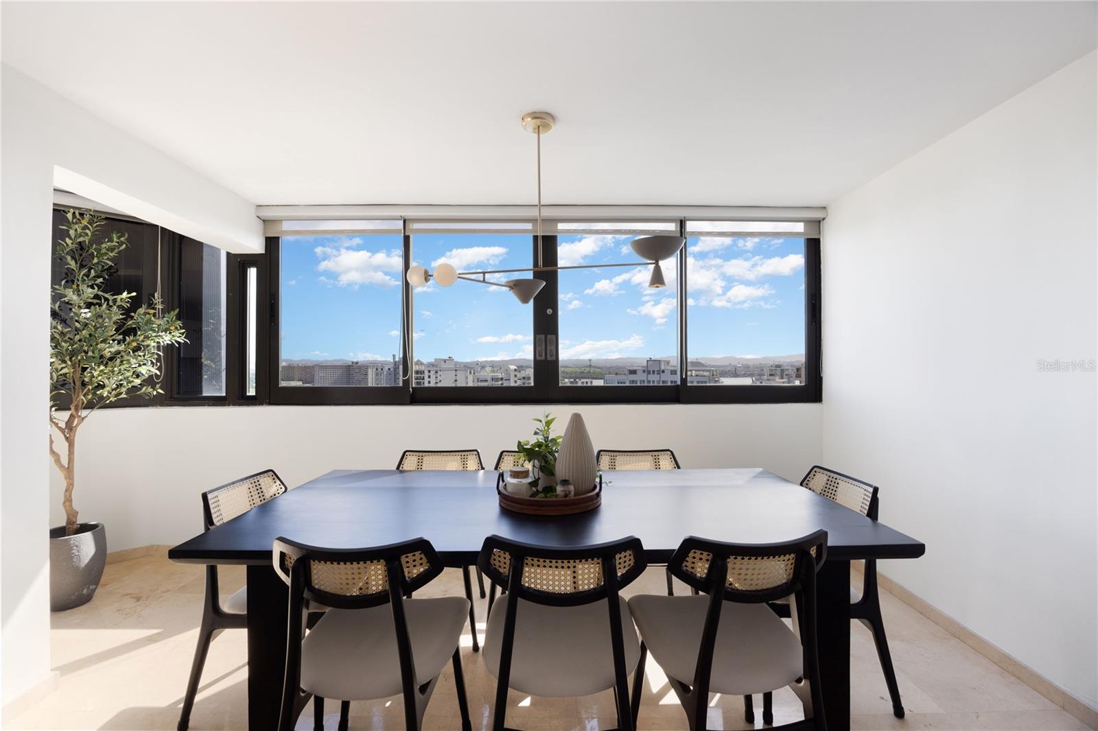 CONDOMINIO EL MIRAMAR - Residential