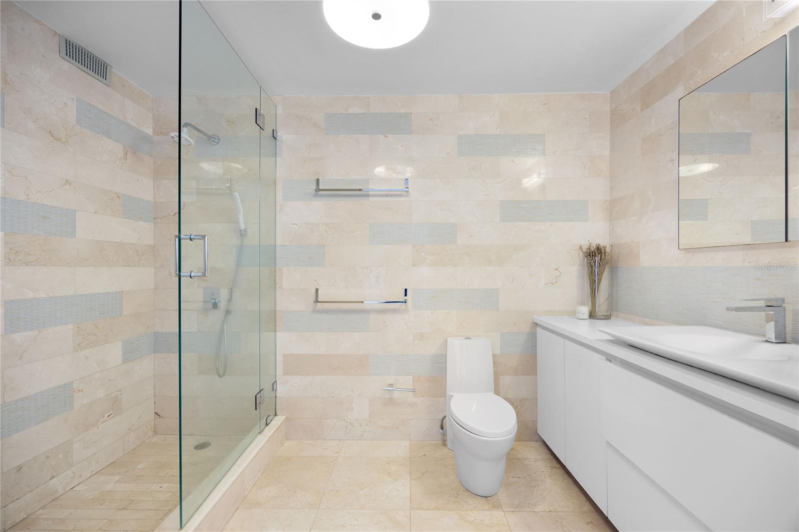 CONDOMINIO EL MIRAMAR - Residential