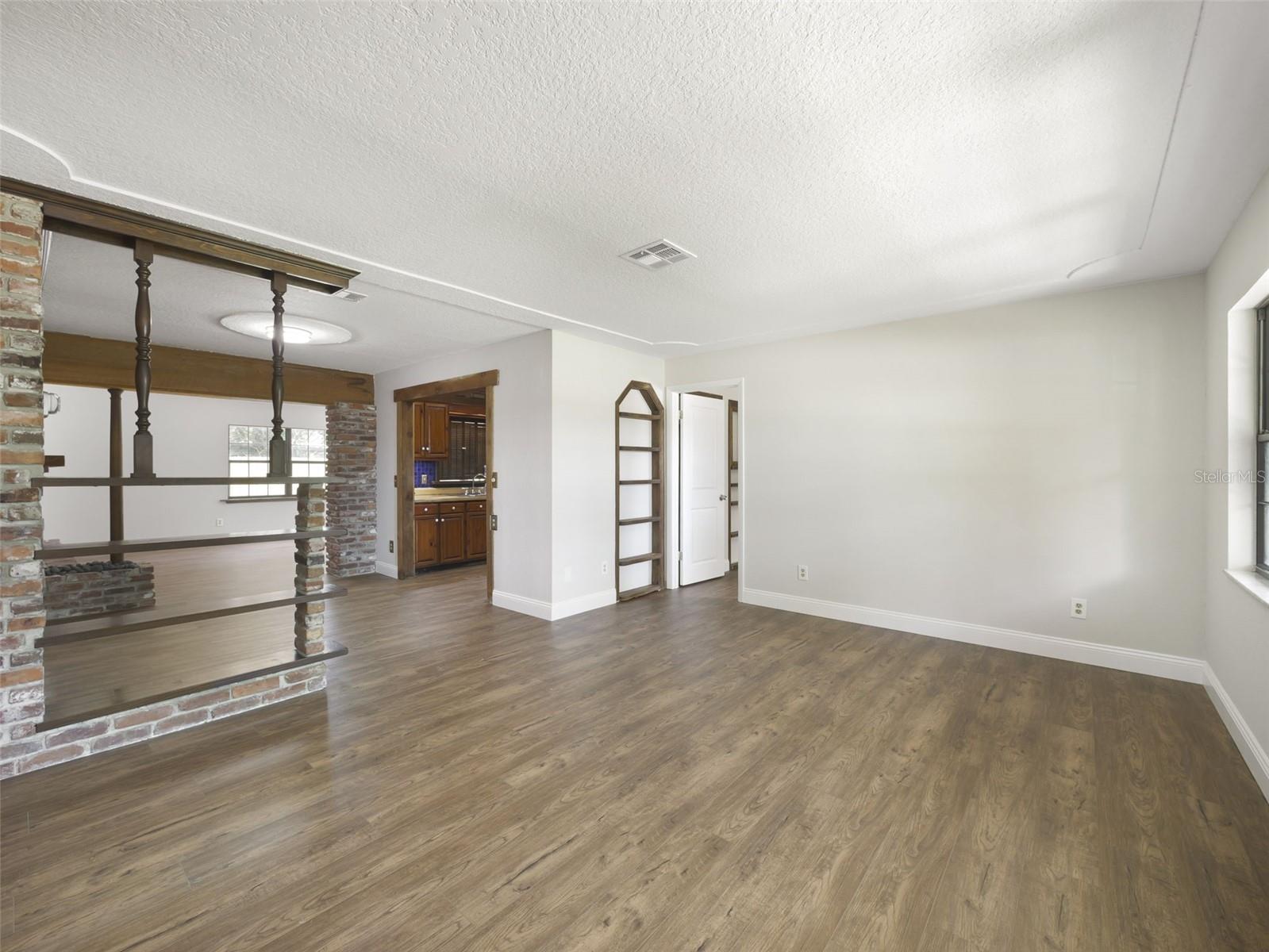 7107 LEIGHTON WAY