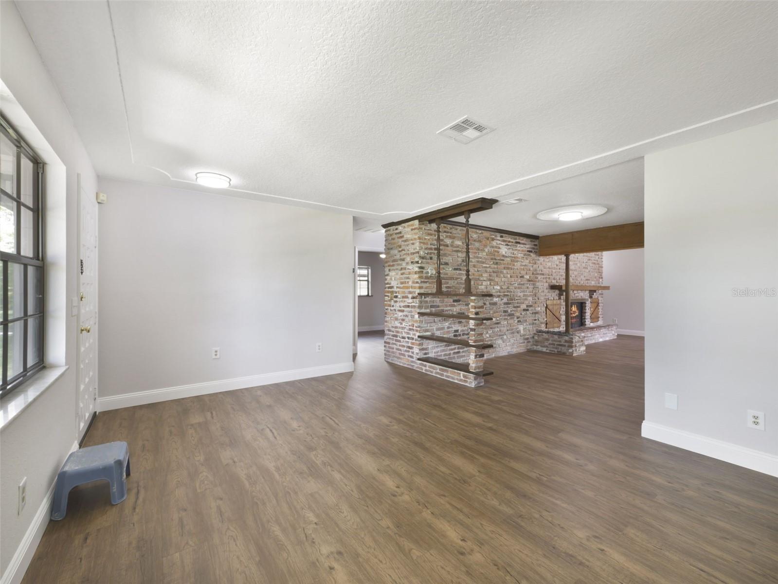 7107 LEIGHTON WAY