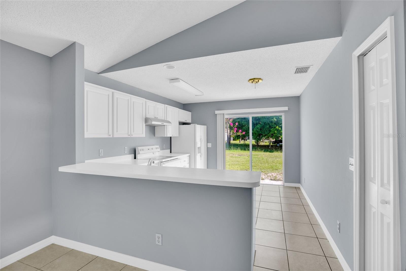 MARAVILLA GARDENS SUB - Residential