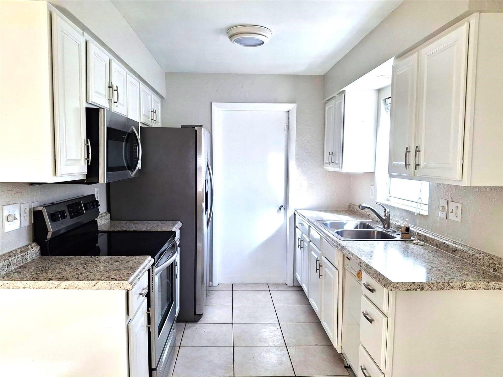 RIDGEWOOD MANOR - Residential Lease