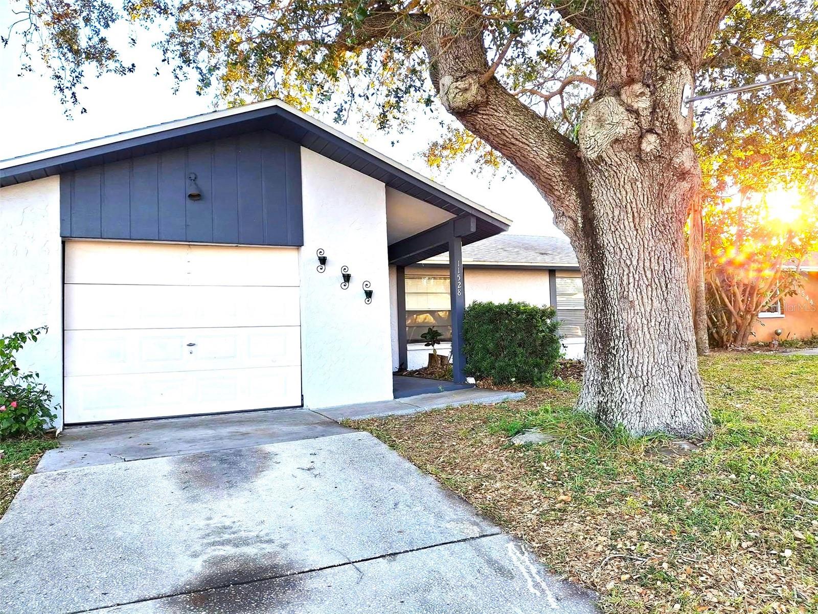 RIDGEWOOD MANOR - Residential Lease