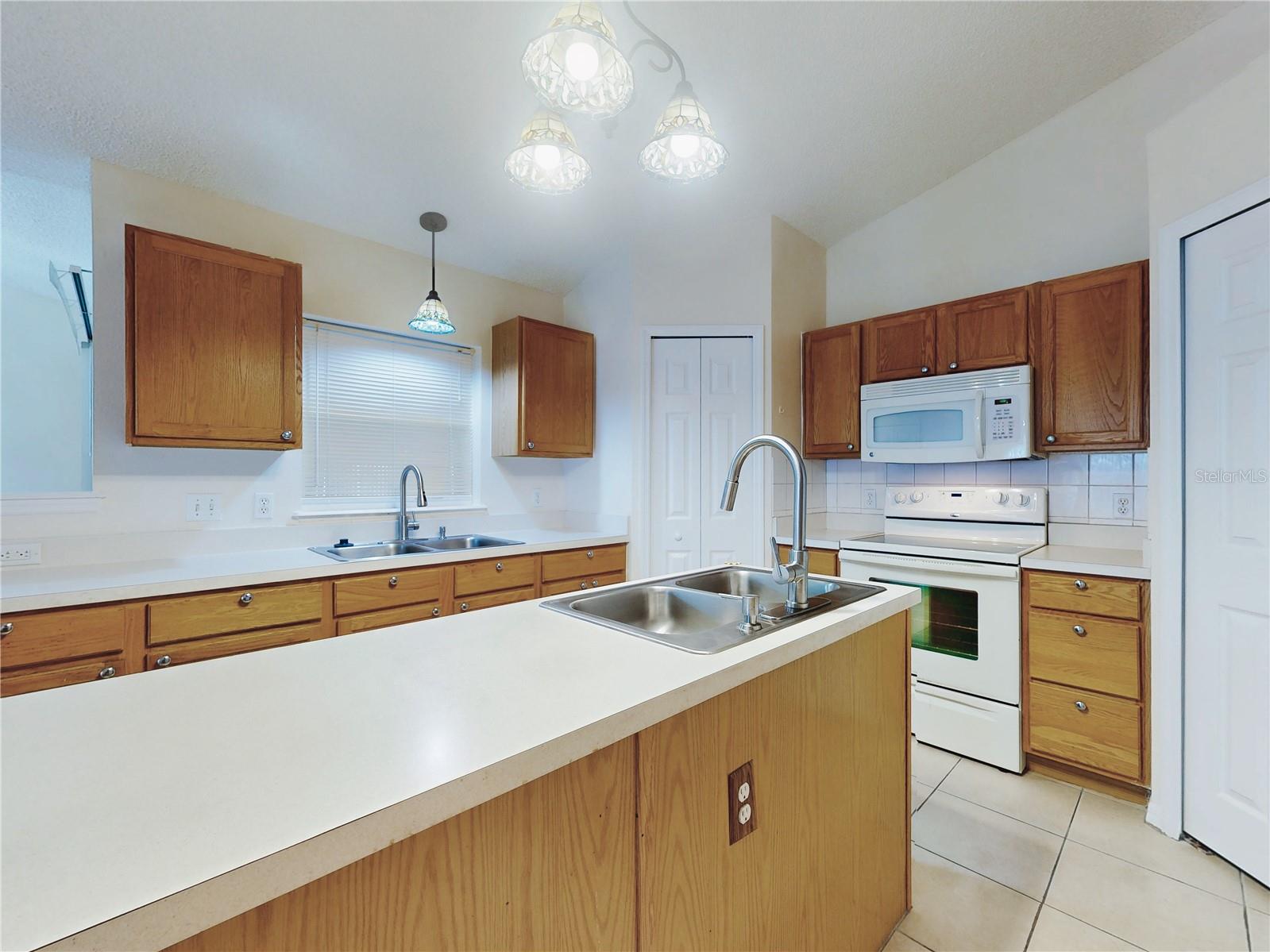 DELTONA LAKES UNIT 32 - Residential