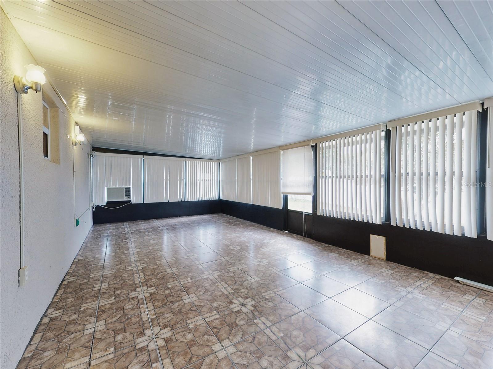 DELTONA LAKES UNIT 32 - Residential