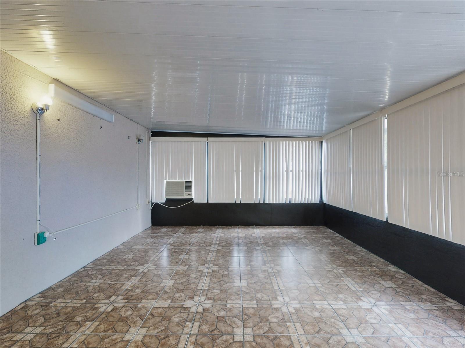 DELTONA LAKES UNIT 32 - Residential