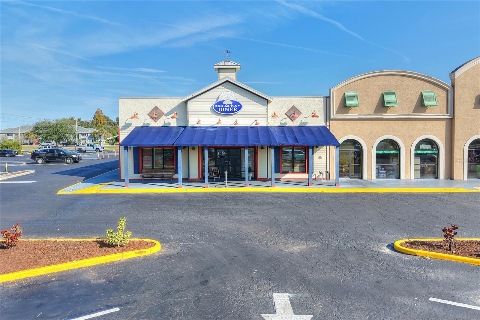 1370,1374,1380 N BROADWAY AVENUE