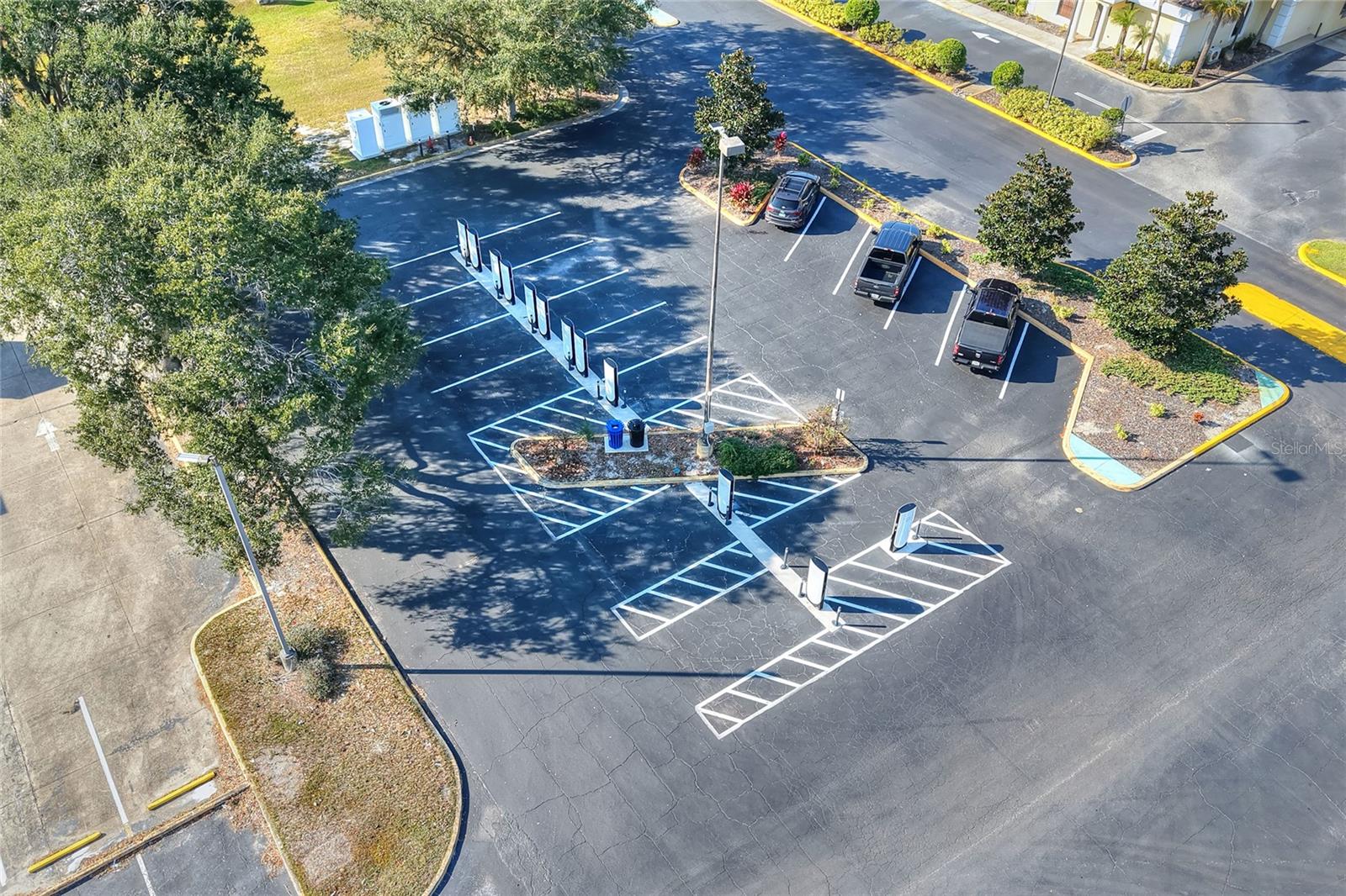 YOUNGS BARTOW PLAZA CONDO COM - Commercial Sale