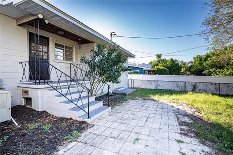 A home in WINTER HAVEN