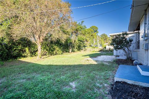 A home in WINTER HAVEN