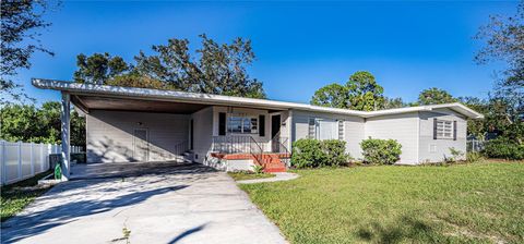 A home in WINTER HAVEN