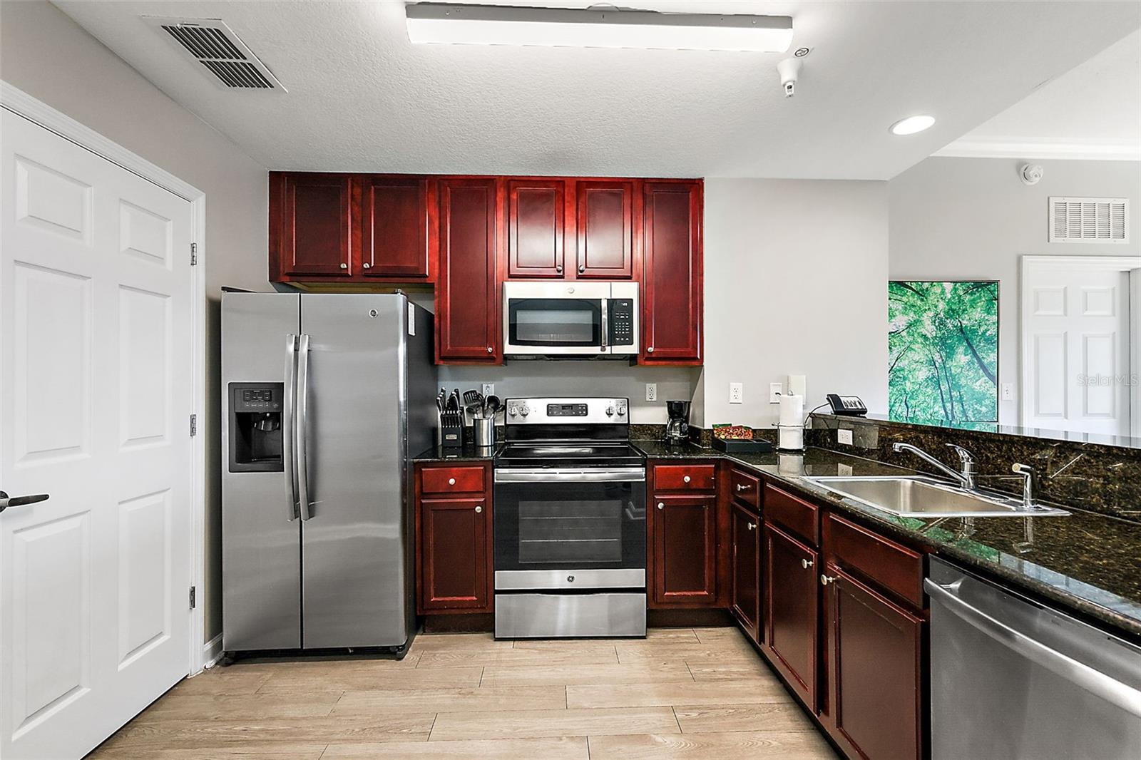 GROVE RESORT AND SPA HOTEL CONDOMINIUM II - Residential