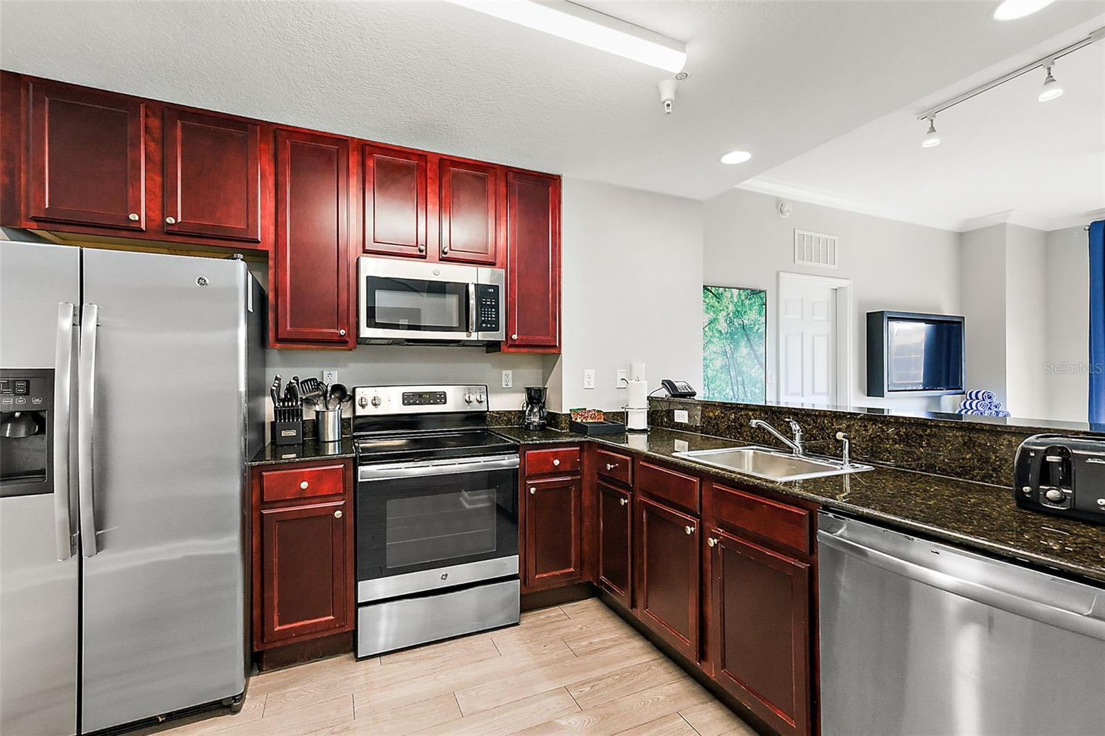 GROVE RESORT AND SPA HOTEL CONDOMINIUM II - Residential