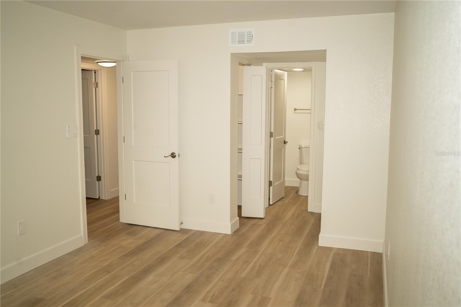 PENTHOUSE SHORES CONDO - Residential