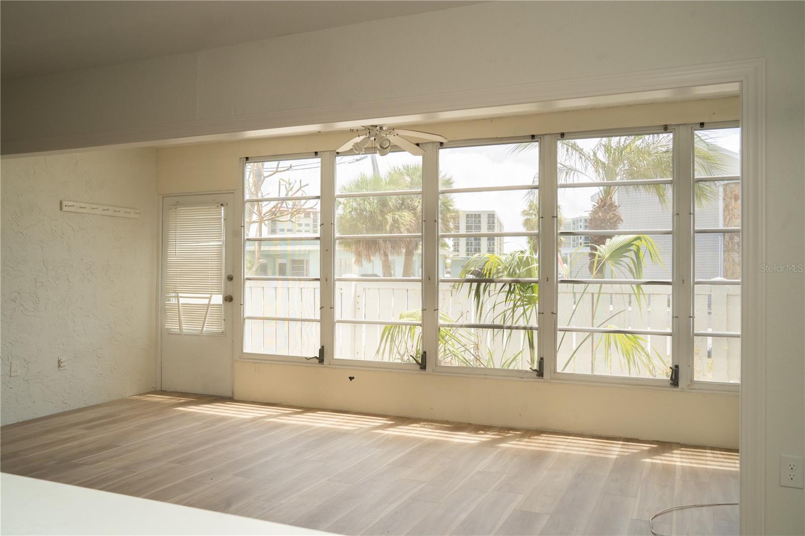 PENTHOUSE SHORES CONDO - Residential