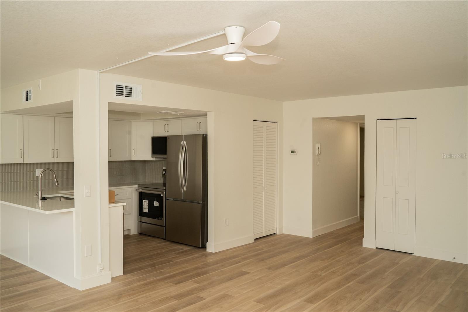 PENTHOUSE SHORES CONDO - Residential