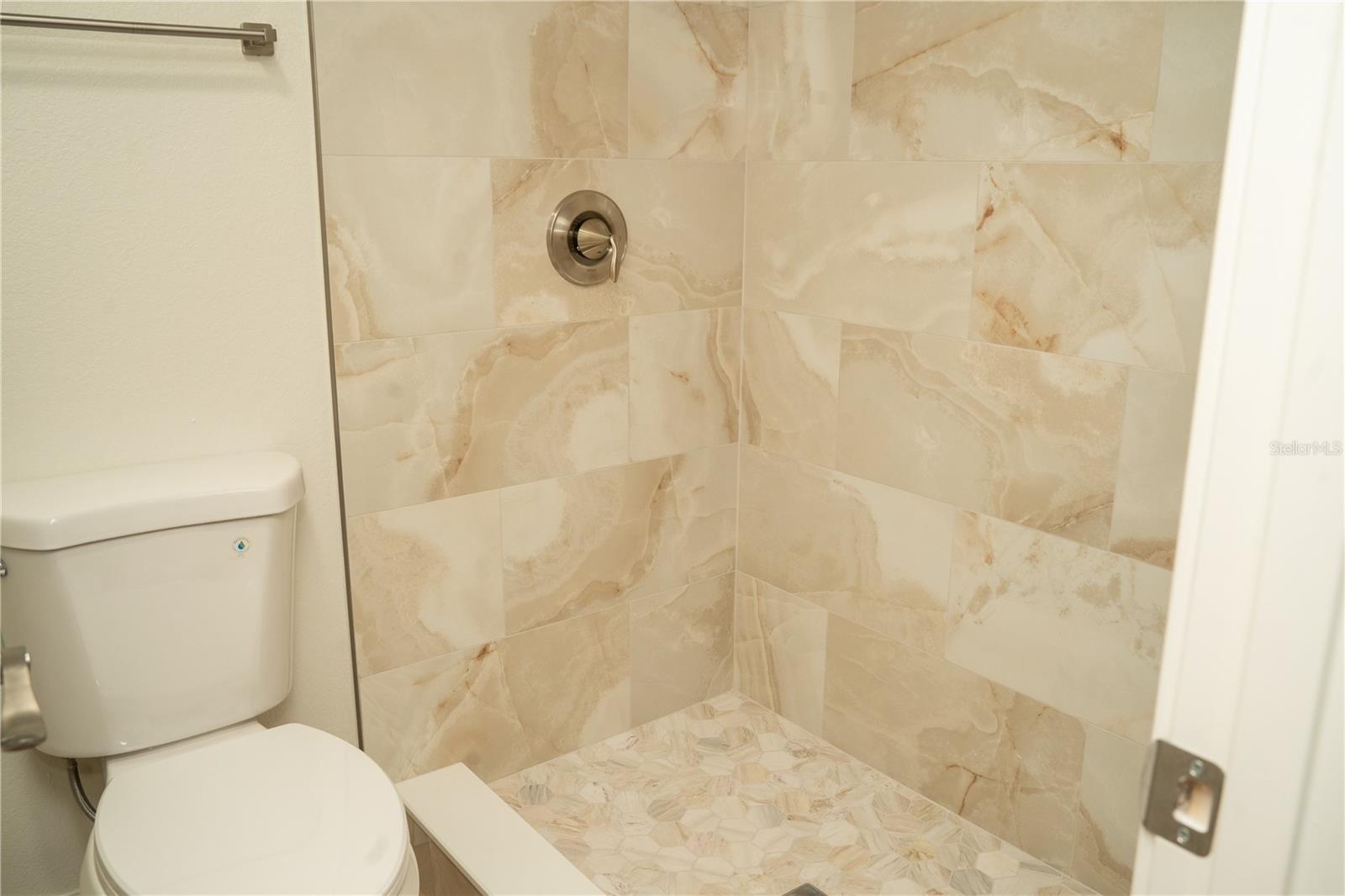 PENTHOUSE SHORES CONDO - Residential