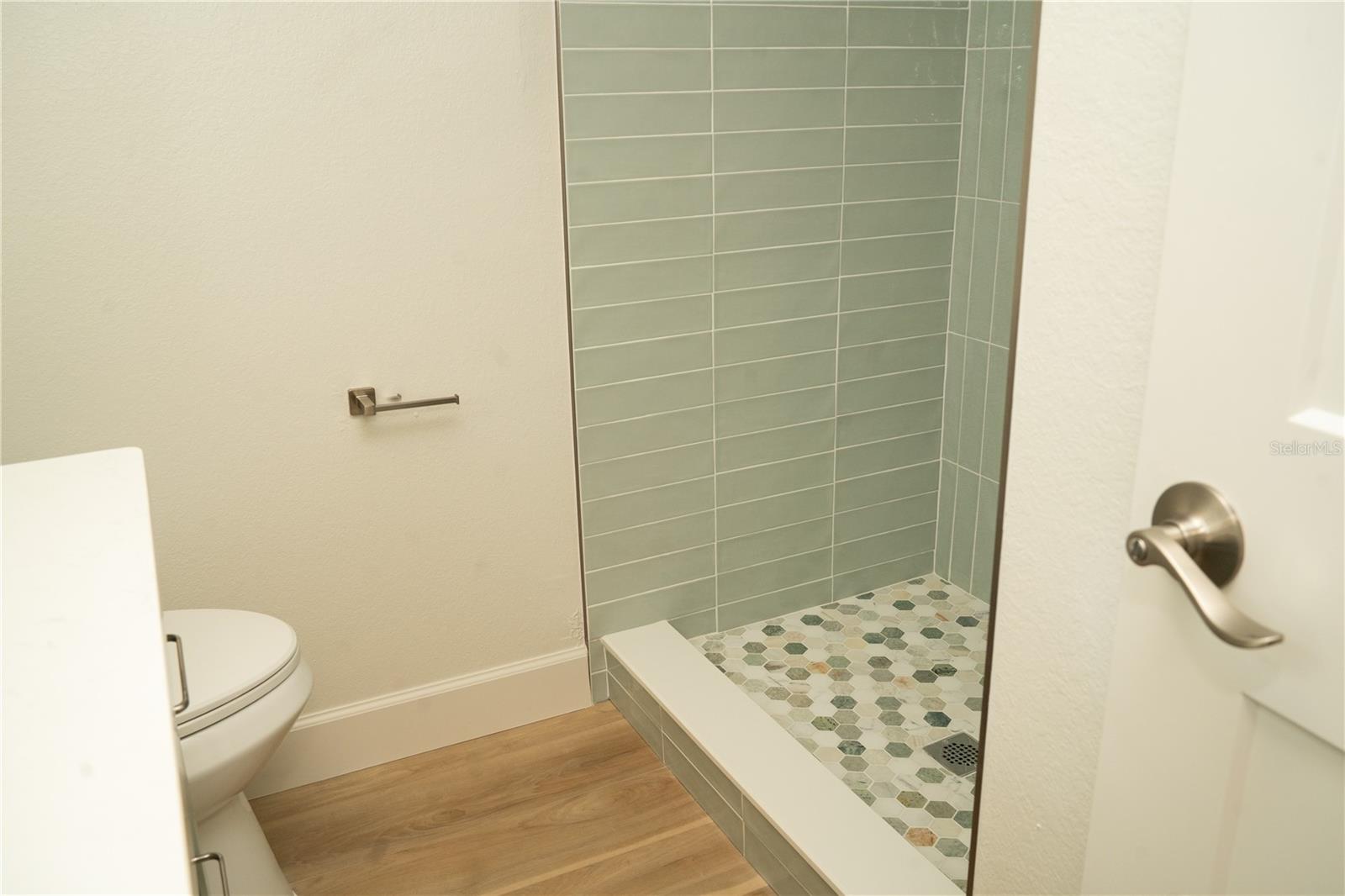 PENTHOUSE SHORES CONDO - Residential