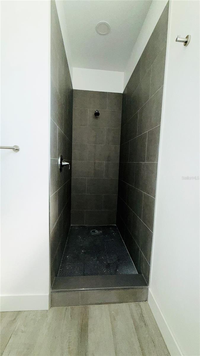 LAKEWOOD VILLAGE UN TWO - Residential Lease