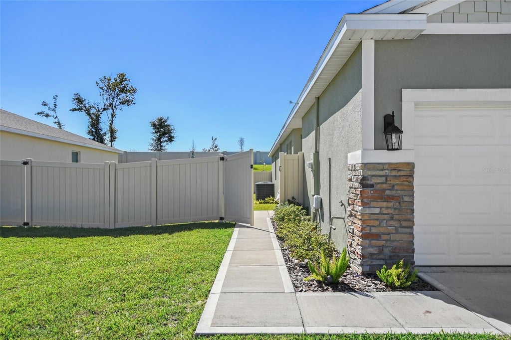 Photo of 17922 Hither Hills Circle, Winter Garden, FL 34787 (MLS # O6447177)
