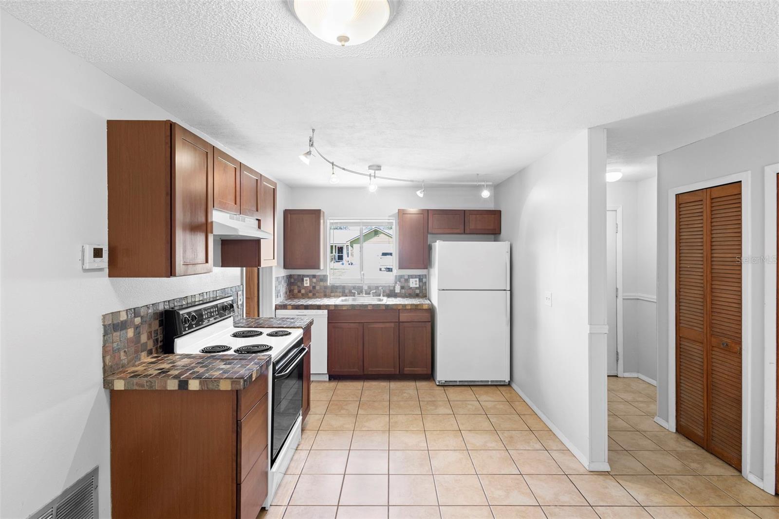 DELTONA LAKES UNIT 40 - Residential