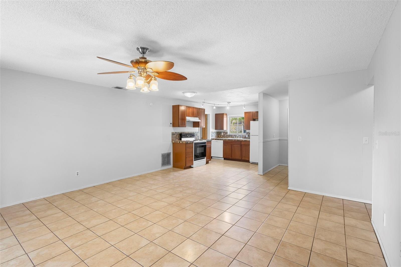 DELTONA LAKES UNIT 40 - Residential