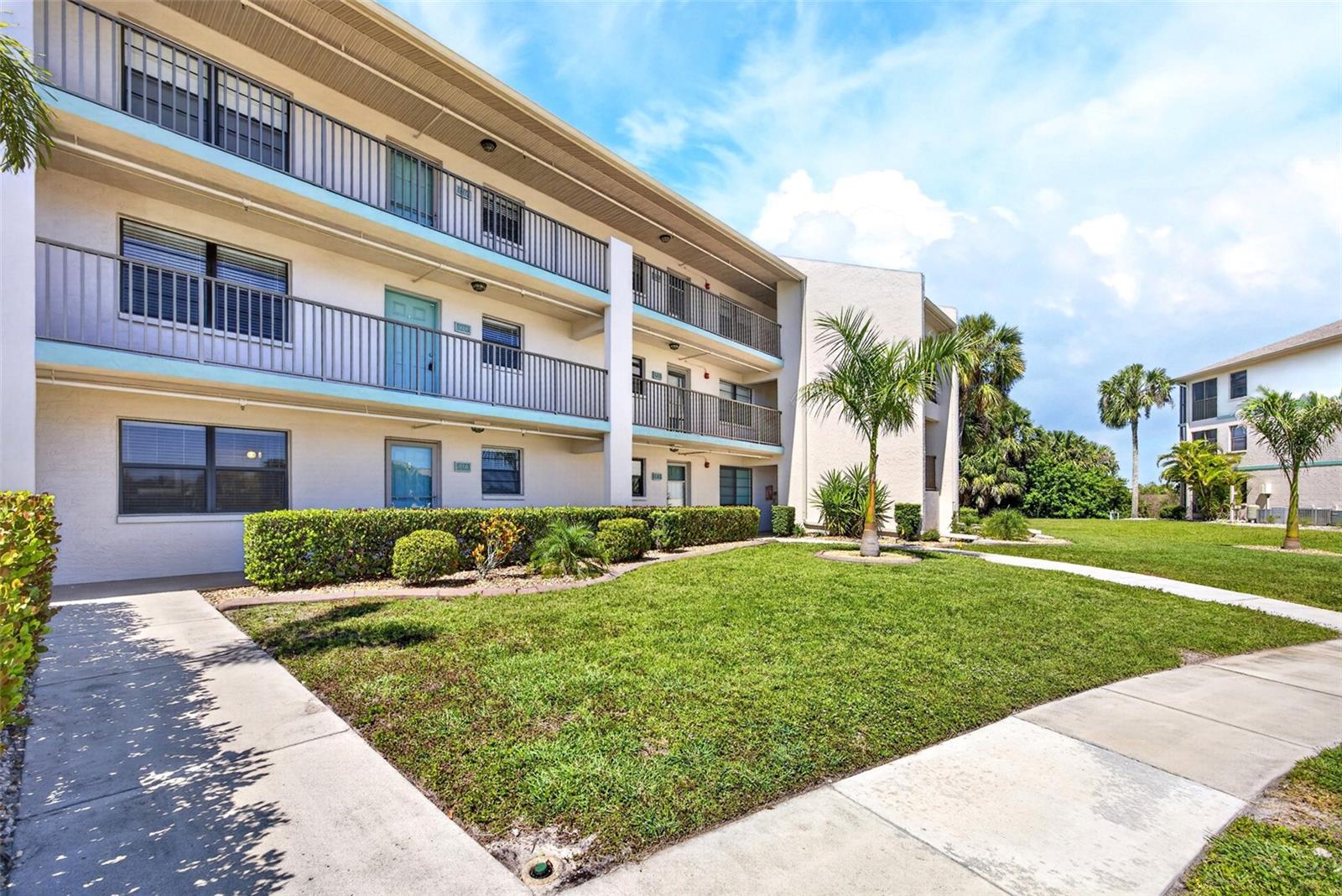 175 KINGS HIGHWAY 516