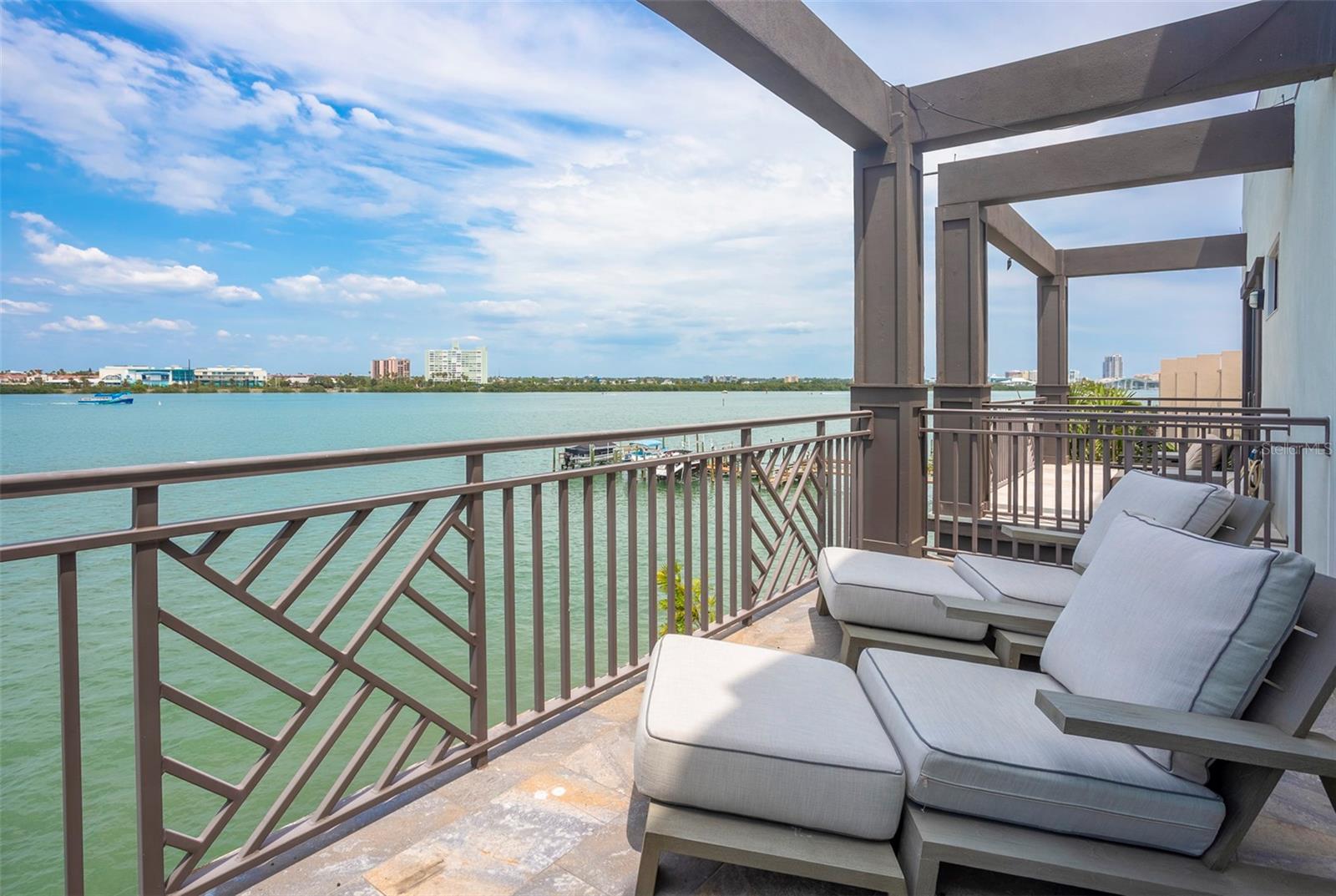 BRIGHTWATER BLUE TOWNHOMES - Residential