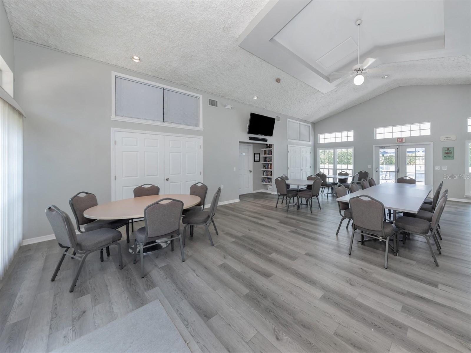 CLUBSIDE VILLAS AT THE PLANTATION - Residential