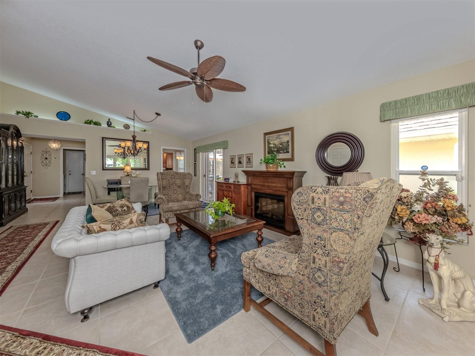 CLUBSIDE VILLAS AT THE PLANTATION - Residential